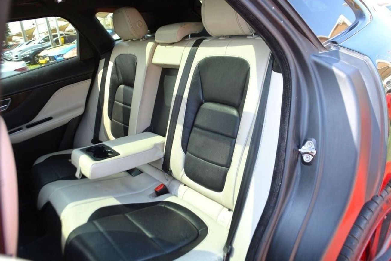 Jaguar F-PACE S 3.0L (380 HP)JAGUAR F-PACE ( S ) CLEAN CAR / FULL OPTION -PANORAMIC ROOF