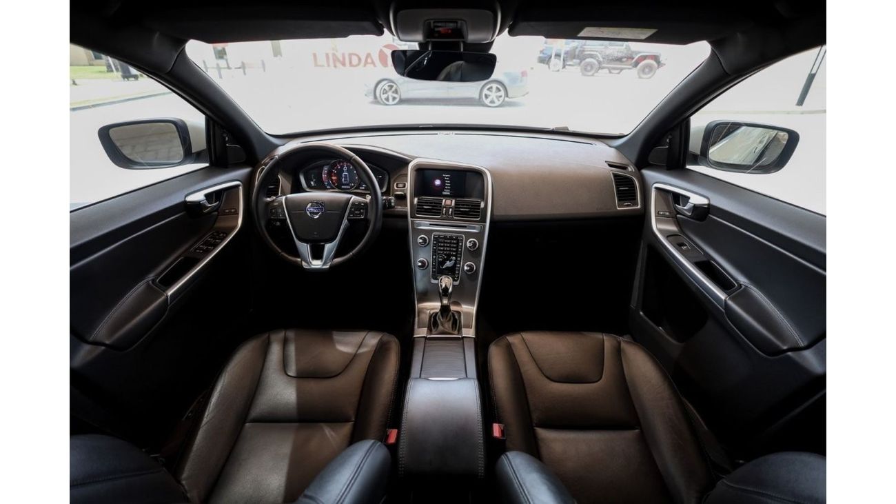 فولفو XC 60 Volvo XC60 2016 GCC under Warranty with Flexible Down-Payment.