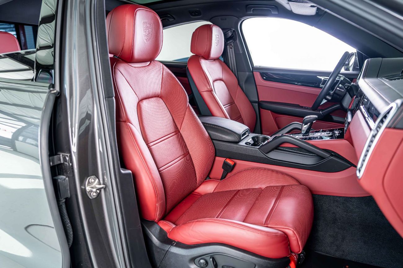 Porsche Cayenne Base Coupe GCC-1 Owner-Low Mileage-Al Nabooda Full Service History High Specifications