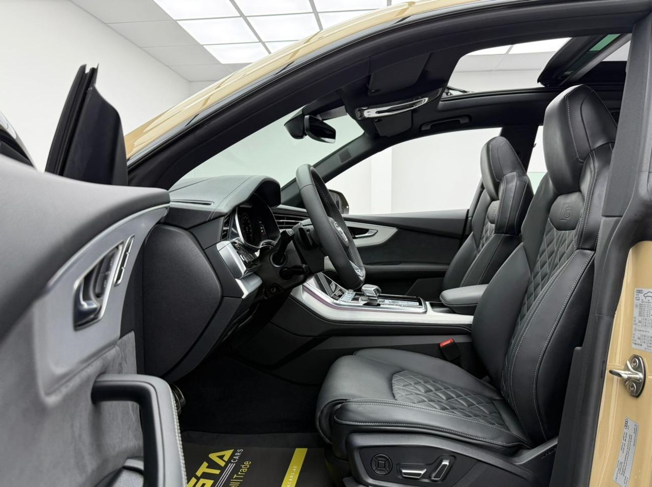 Audi Q8 2025 Audi Q8 55 TFSI Quattro S-Line, 2028 Audi Warranty, 2030 Audi Service Pack, Low Km, GCC