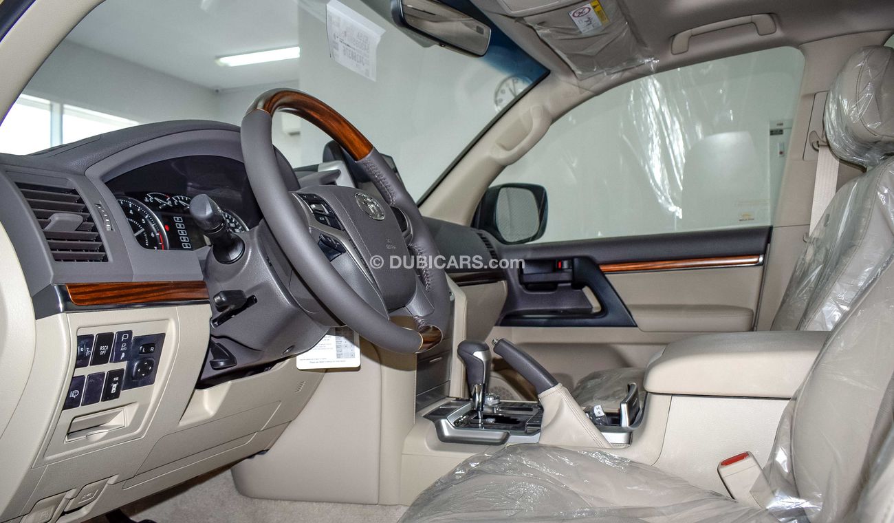 Toyota Land Cruiser GXR V8