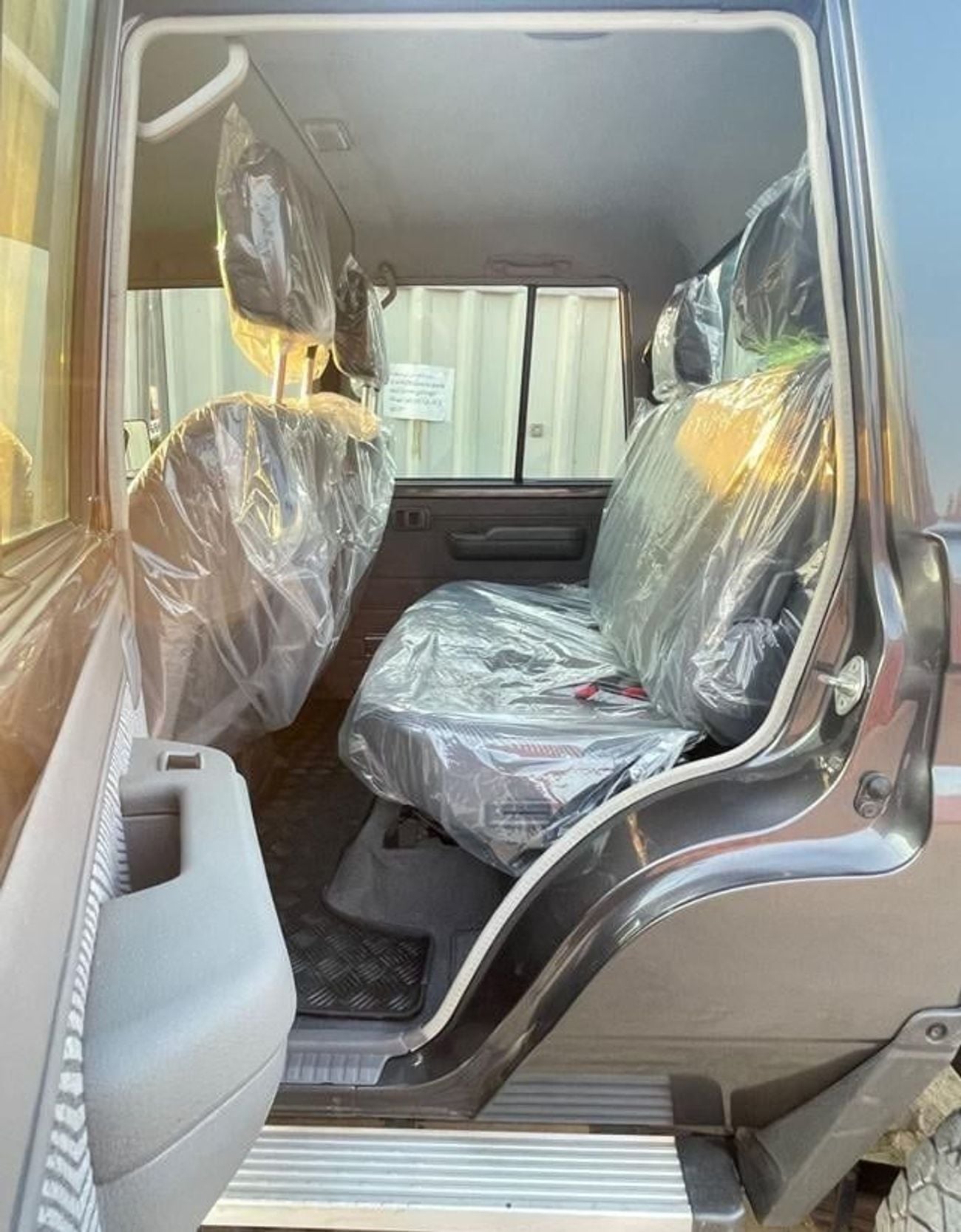 Toyota Land Cruiser Pick Up DIESEL 4.5 LITER ,RIGHT HAND DRIVE ,ONLY FOR EXPORT AVAILABLE