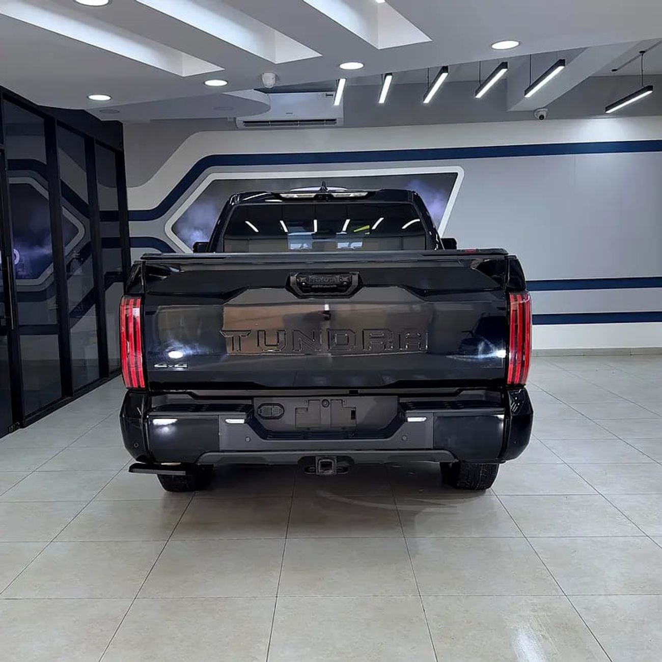 تويوتا تاندرا Crewmax Platinum 5.7L Platinum