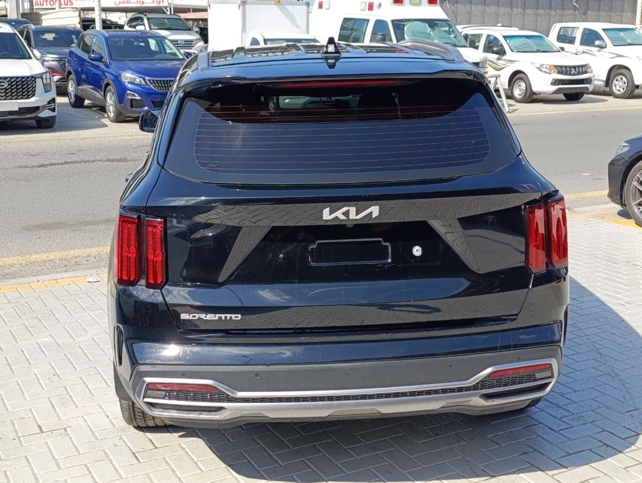 Kia Sorento LX Base 2.4L AWD Base 2.2L AWD