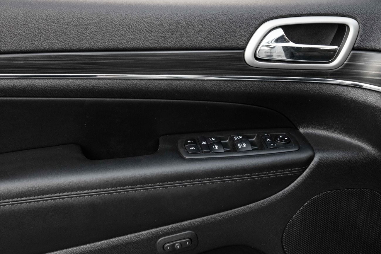 جيب جراند شيروكي Grand Cherokee | 1,567 P.M | 0% Downpayment | Full Jeep Service History | Limited | Under Warranty!