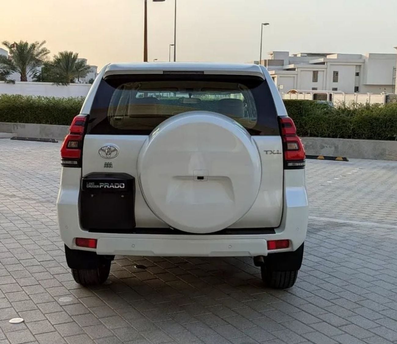 Toyota Prado Toyota prado 2022MODEL TXL 2.7L v4 petrol Engine Colour White Transmission Automatic Interior.Begie