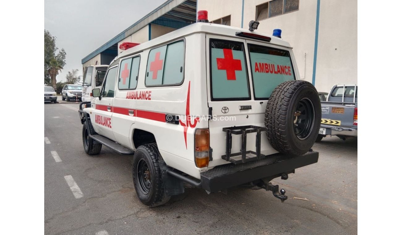 Toyota Land Cruiser 70 TOYOTA LAND CRUISER AMBULANCE RIGHT HAND DRIVE (PM1507)