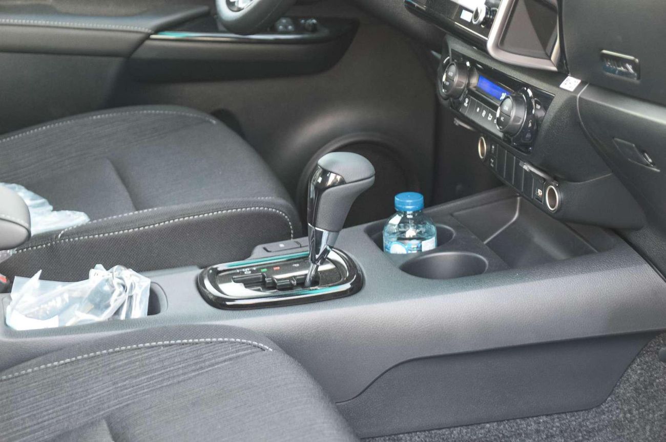 Toyota Hilux TOYOTA HILUX ADVENTURE 4.0L V6 AT 4WD PICKUP 2025