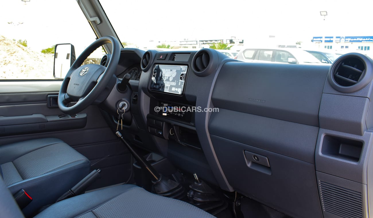 تويوتا لاند كروزر بيك آب 4.0L V6 Petrol