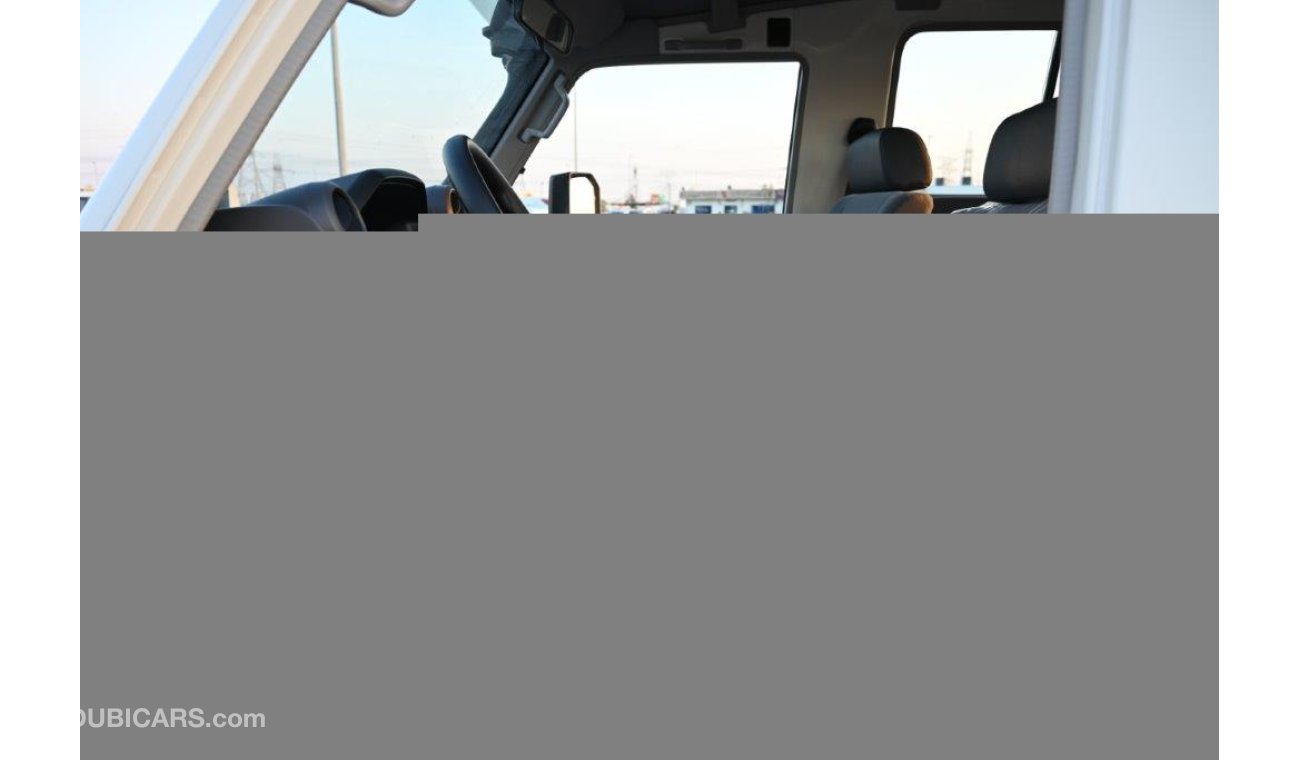 تويوتا لاند كروزر هارد توب 78 V6 4.0L 4WD 9-Seater Automatic