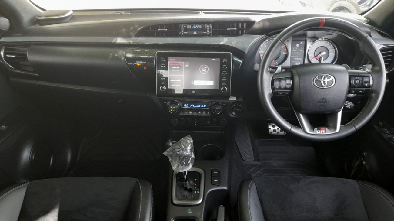 Toyota Hilux GR Sport 2.8L Right-Hand drive Sport 2.8L