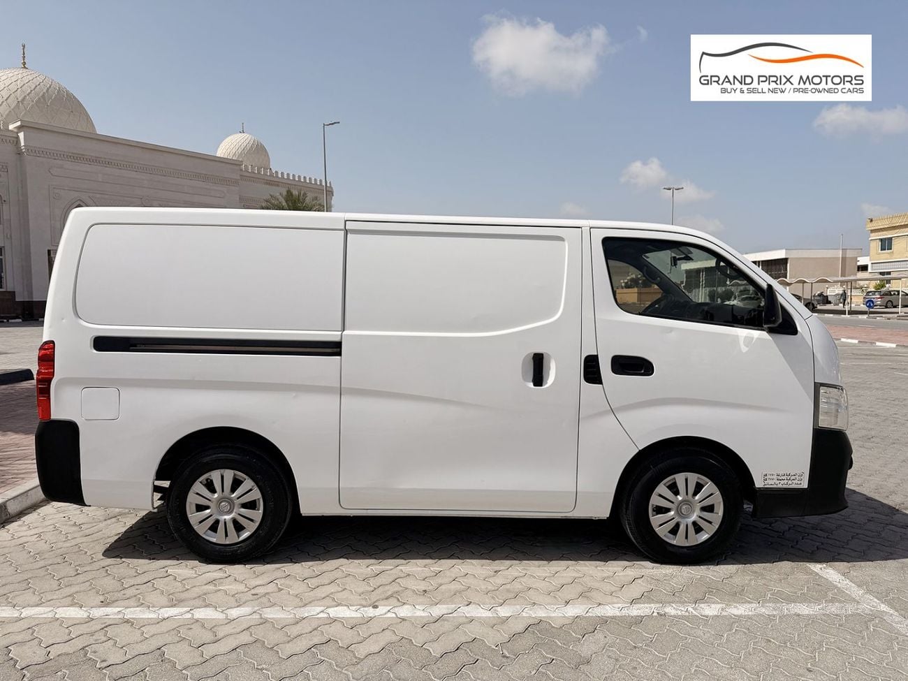 نيسان أورفان Panel Van Std 2.5L A/T (3 Seater) Petrol (4 Door)