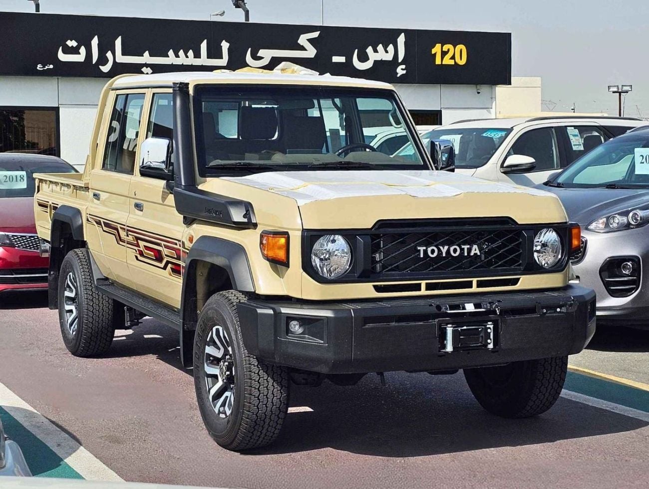 تويوتا لاند كروزر بيك آب LX-Z1 DOUBLE CABIN / 2.8L V4 DIESEL / A/T/ LEATHER SEATS / DIFF LOCKS / 4WD (CODE#LX-Z1)
