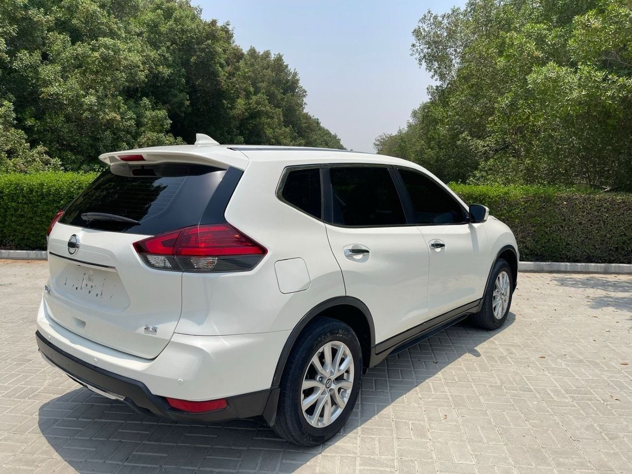 Nissan XTrail SV NISSAN X-TRAIL   MODEL 2019  V4    L2,5   Excellent Condition (GCC  _ SPEC) - VERY GOOD CONDITION