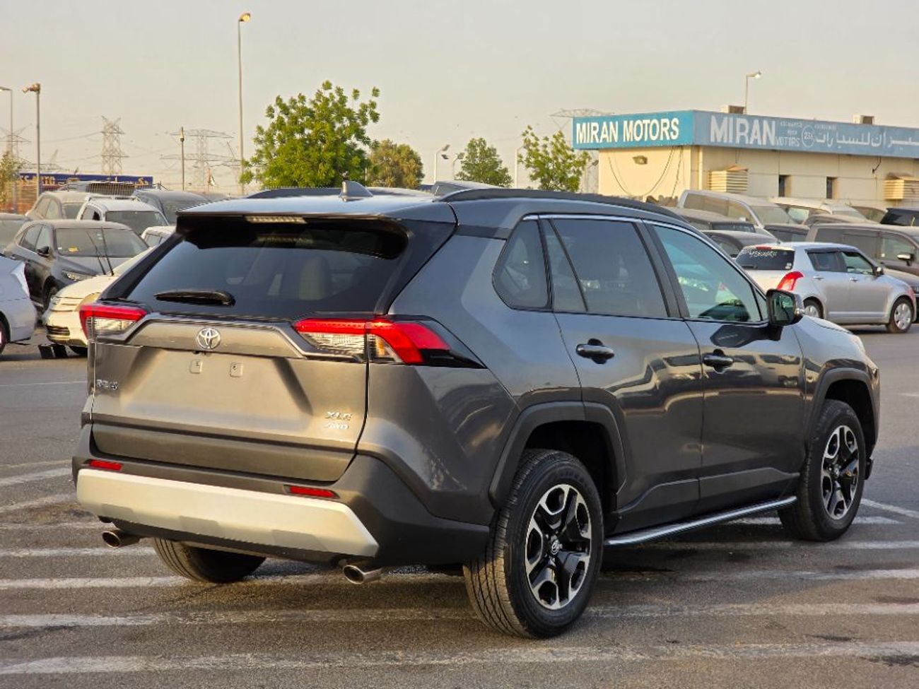 تويوتا راف ٤ 2024 Model Full option 4x4 , sunroof,  leather seats and trunk automatic