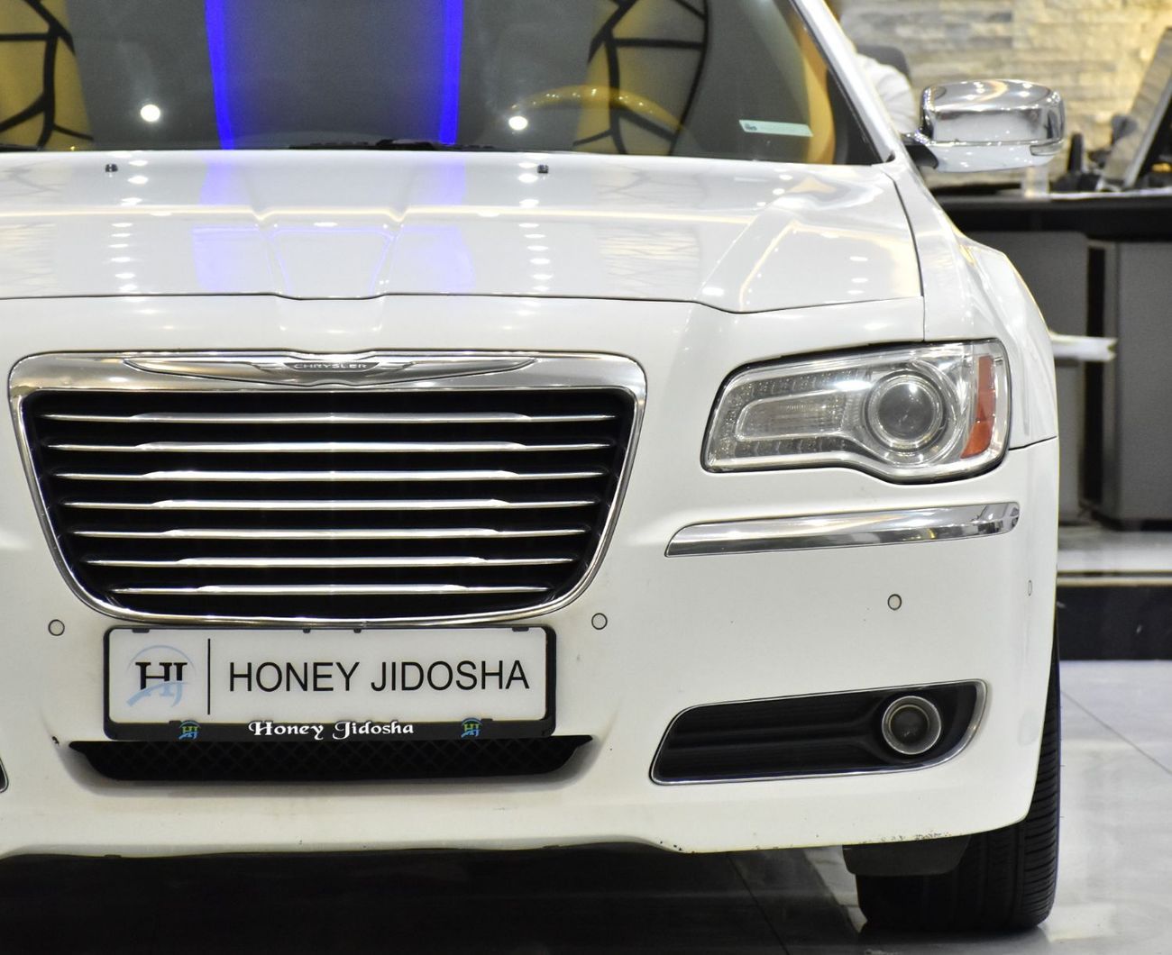 Chrysler 300C EXCELLENT DEAL for our Chrysler 300c ( 2014 Model ) in White Color GCC Specs