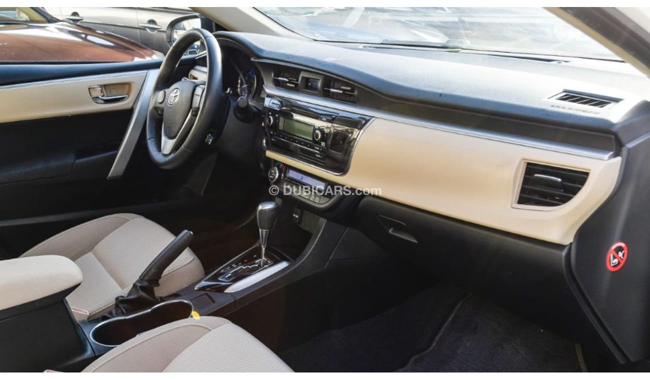 تويوتا كورولا خليجى 2015 رقم واحد فتحة بصمة كاميرا خلفية شاشة تحكم مثبت رنجات حساسات بحالة ممتازة لاتحتاج لمصاريف