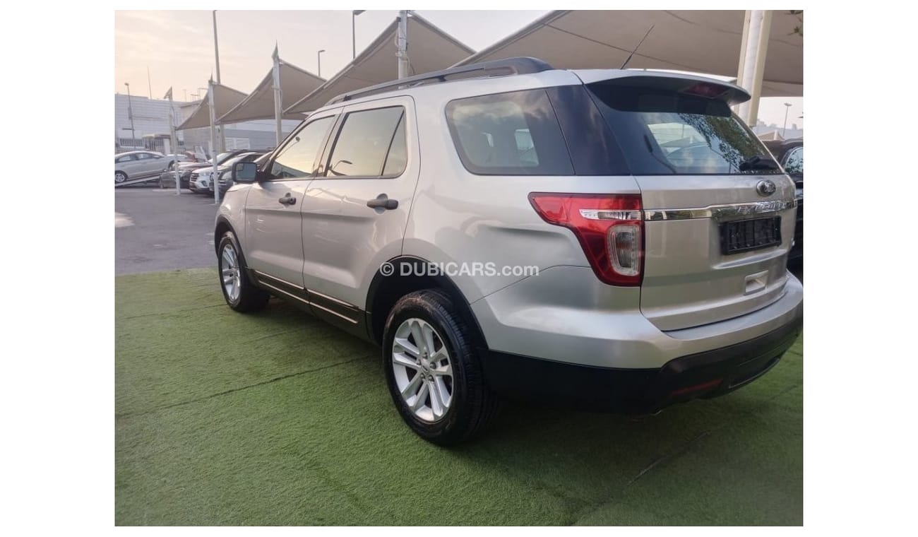 Ford Explorer Gulf model 2014, cruise control, sensor wheels, in excellent condition, you do not need any expenses