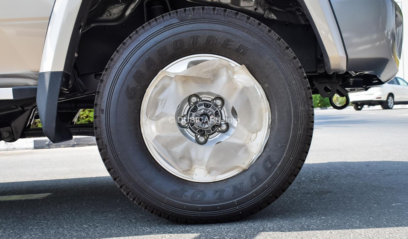 Toyota Land Cruiser Pick Up LX V6 4WD Limited