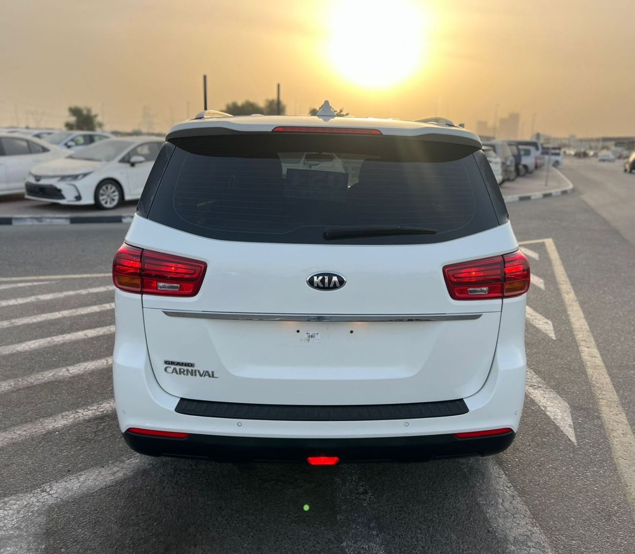 Kia Carnival 2020 Kia Carnival Gcc - No Accident - 7Seater Rear sensor