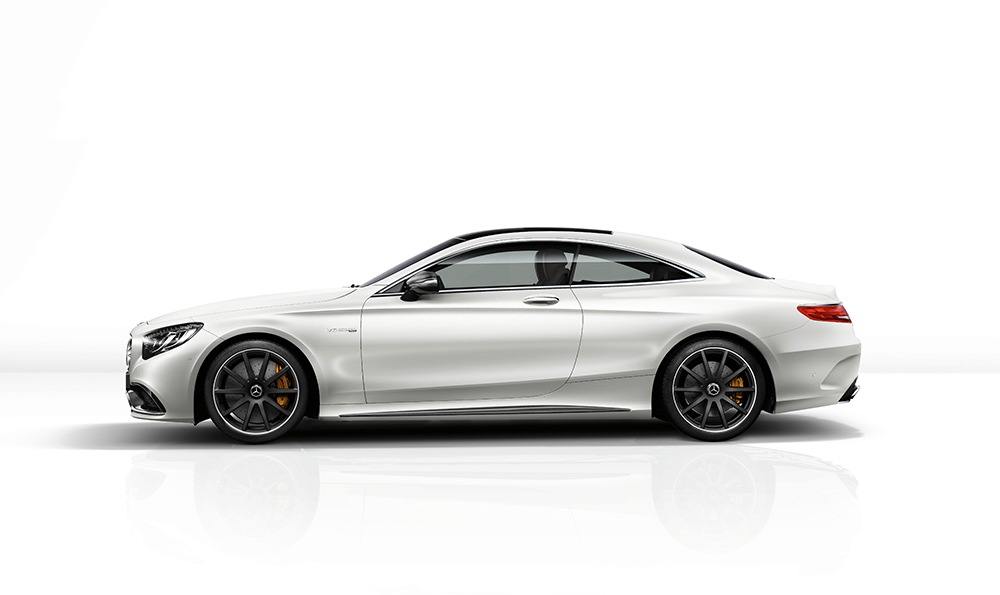 Mercedes-Benz S 63 AMG Coupe exterior - Side Profile