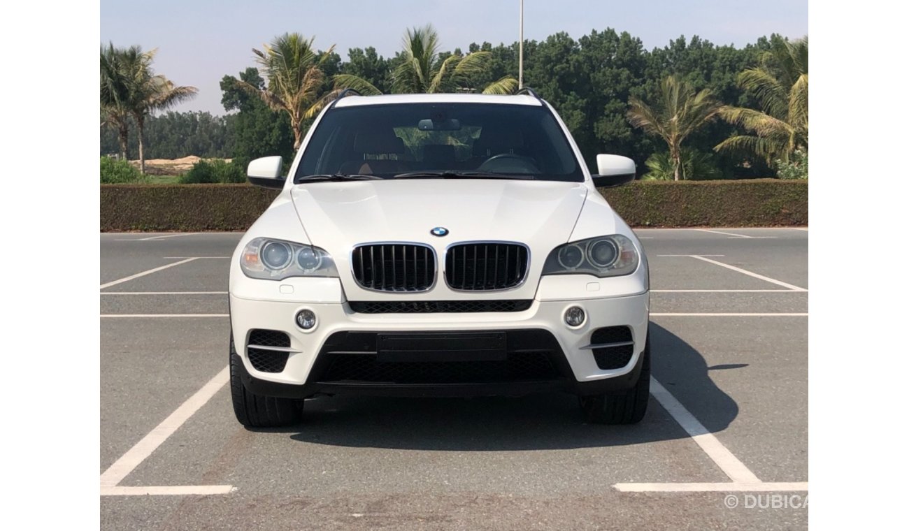 BMW X5 xDrive 50i Model 2012 GCC car prefect condition inside and outside full option panoramic roof leathe