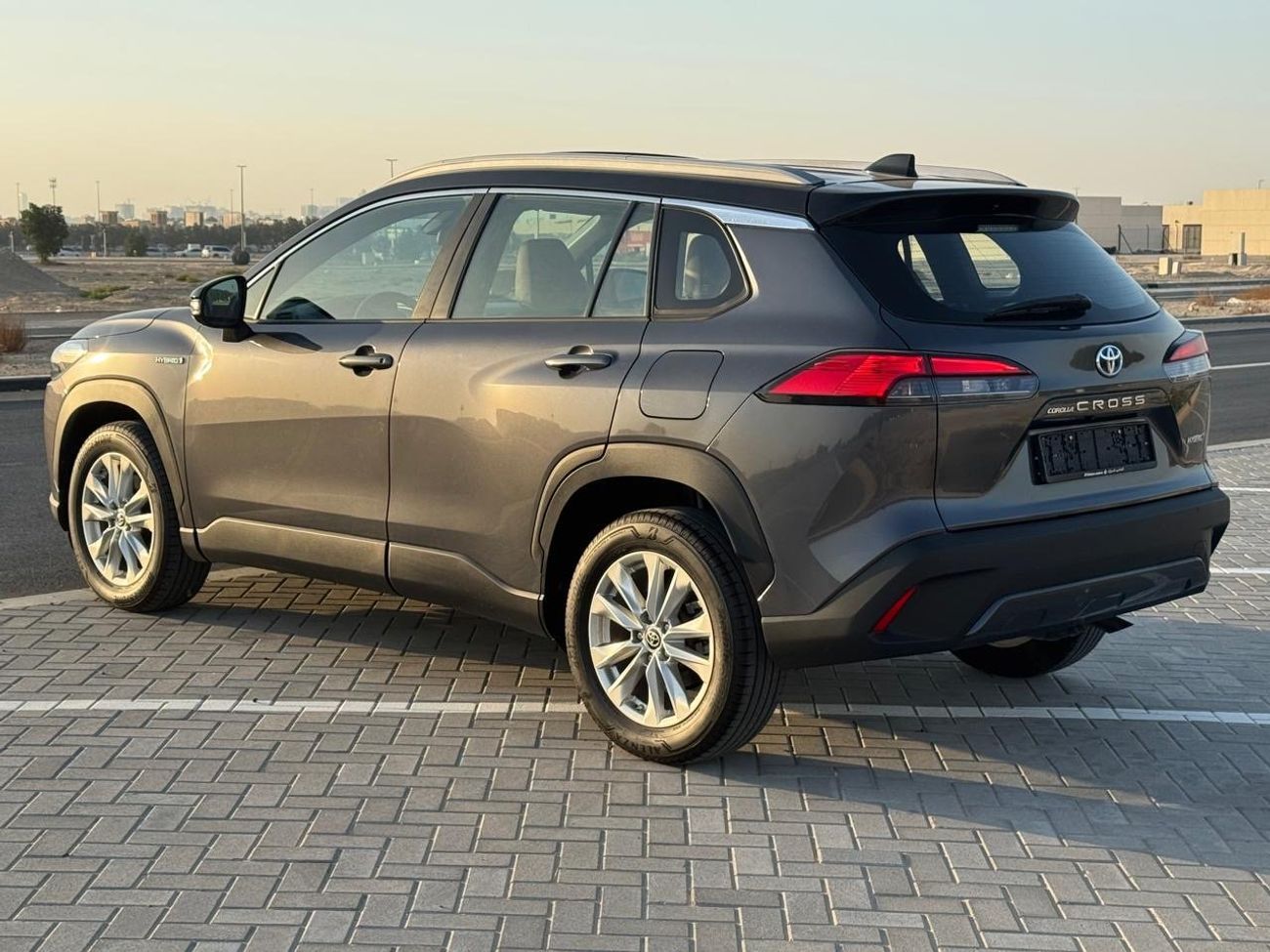 تويوتا كورولا كروس Top OF Range Corolla Cross 1.8L 2023 GCC (Hybrid) FULL OPTION