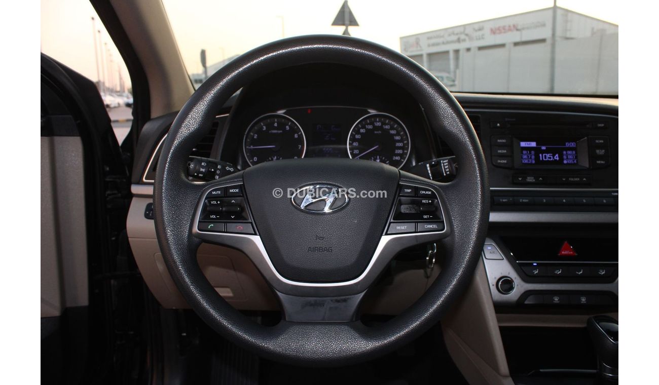 Hyundai Elantra Hyundai Elantra 2017, GCC, in excellent condition, without paint, without accidents, very clean from