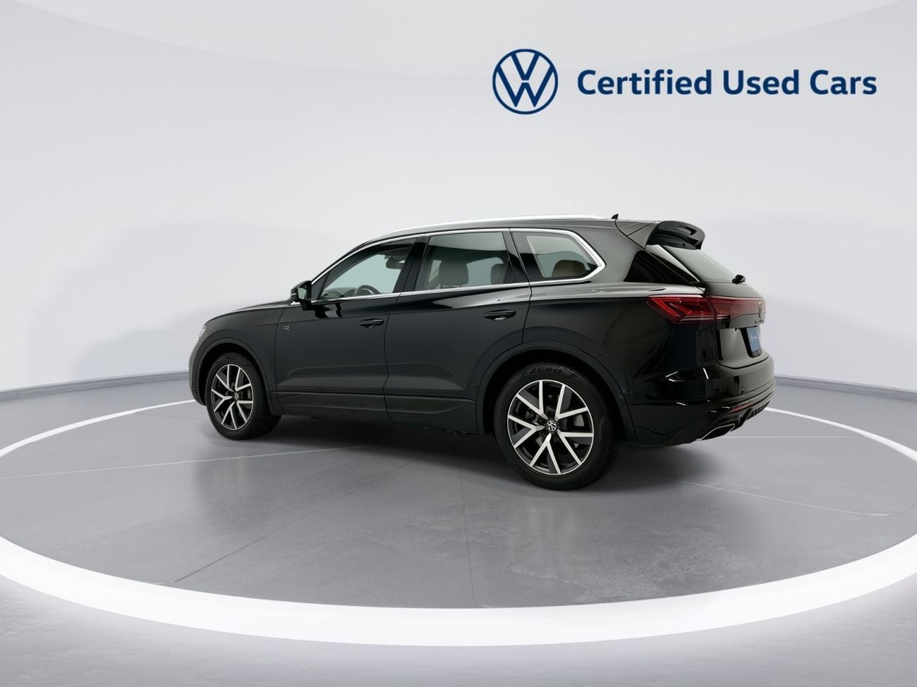 Volkswagen Touareg R-LINE + 3L | Premium Varenna Leather | Massage Seats | Panoramic Sunroof & Advanced Driver Assistance