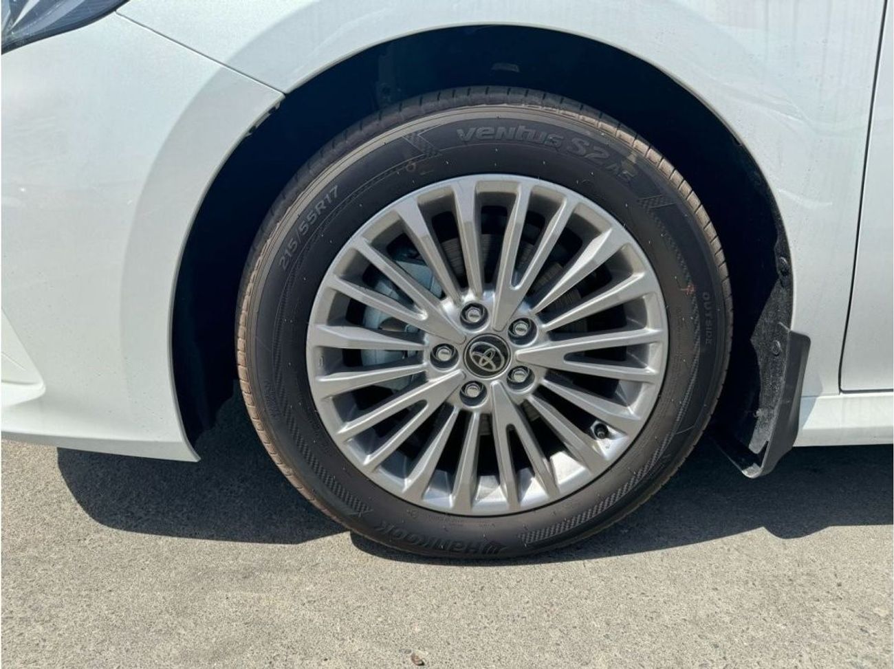 Toyota Camry 2.0L FULL OPTION 2024