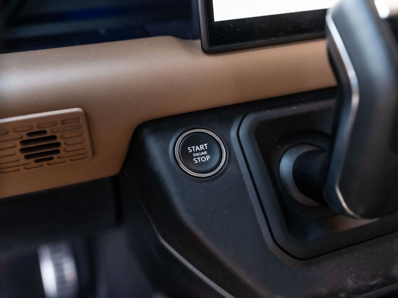 Land Rover Defender P400 110 X-Dynamic HSE 3.0L (5 Seater)