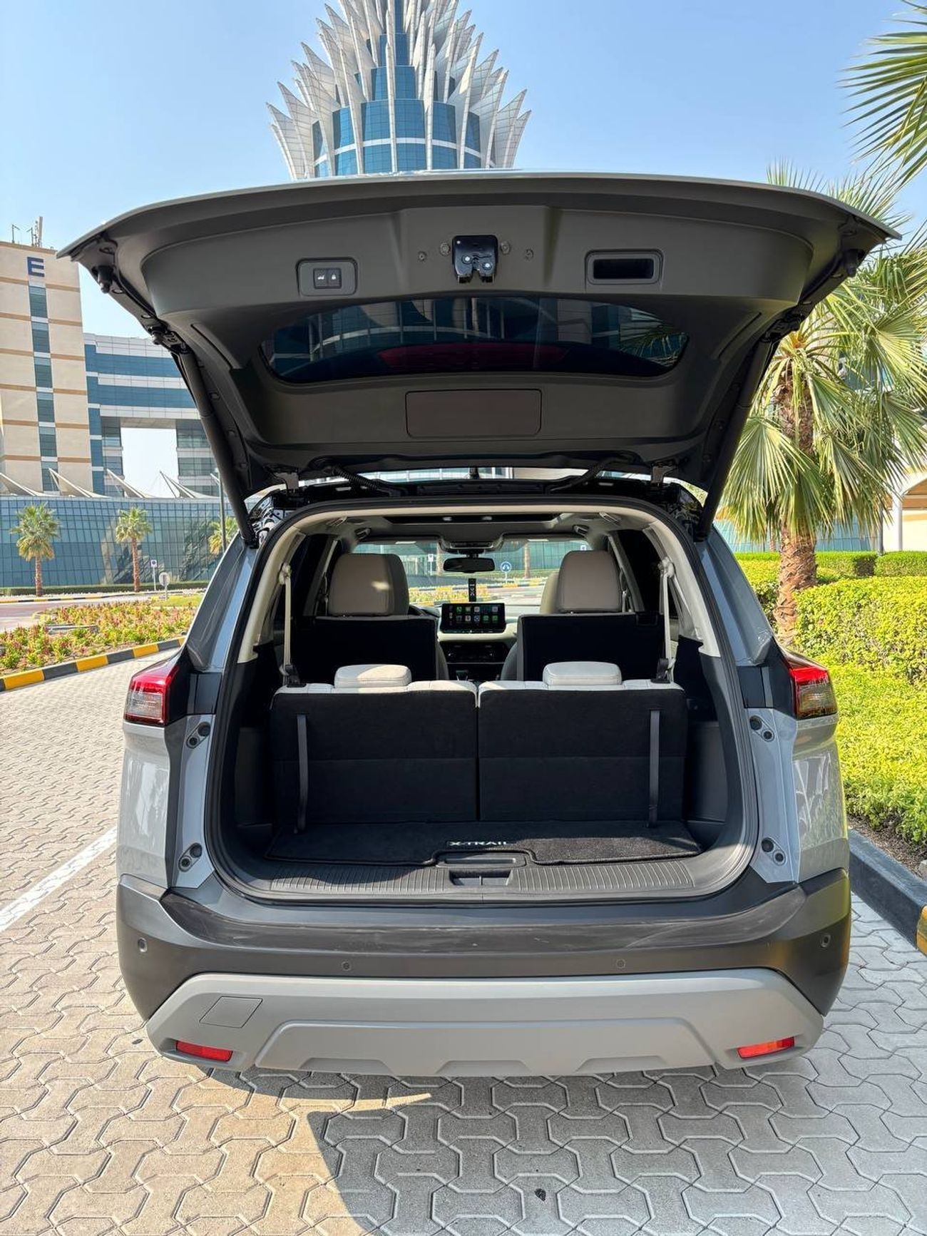 Nissan XTrail SV + OPT 4WD (7-Seater)