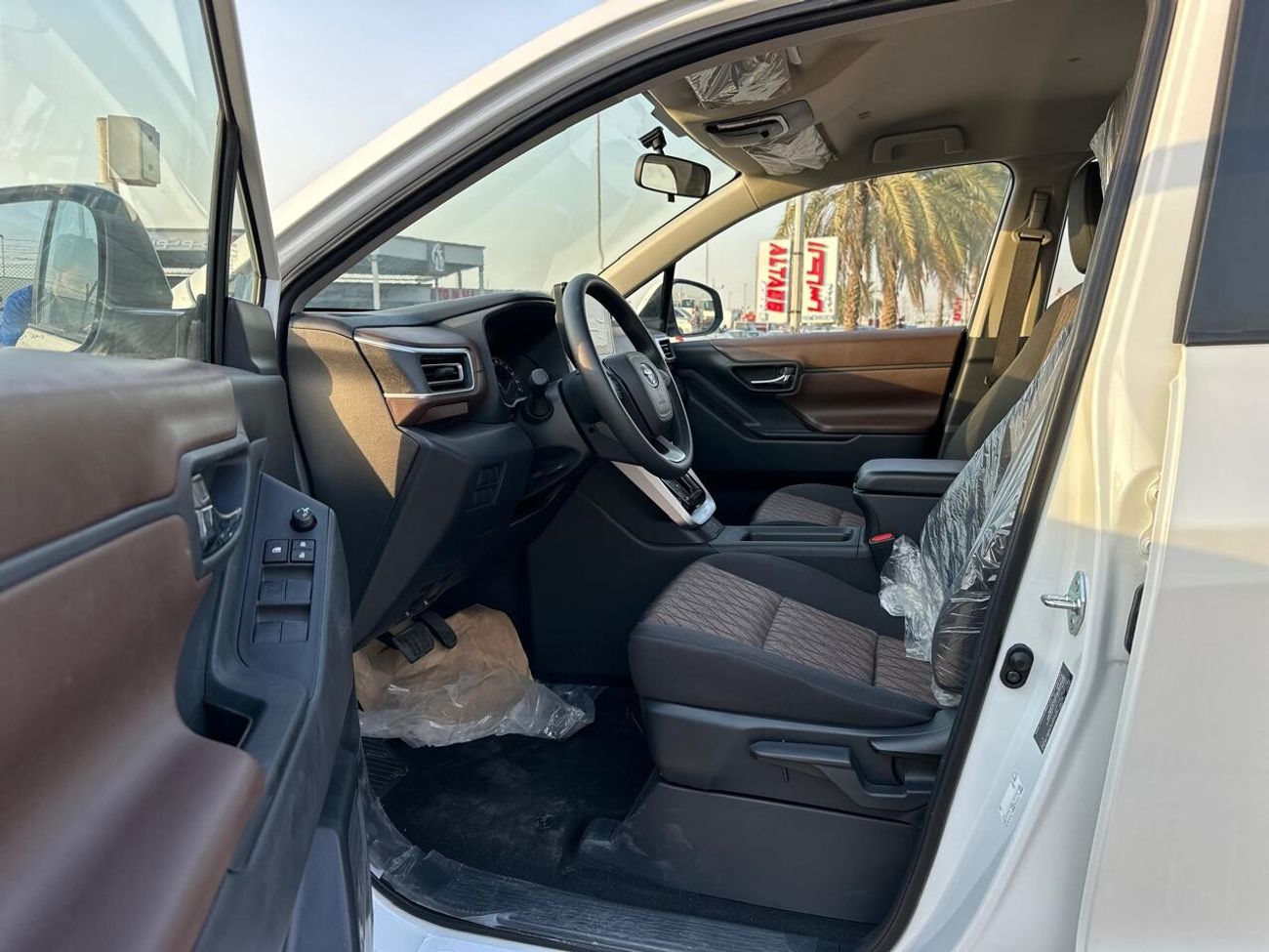 Toyota Innova 2024, PETROL 2.0L 0KM, GCC SPEC, 8-SEATERS, EXPORT PRICE