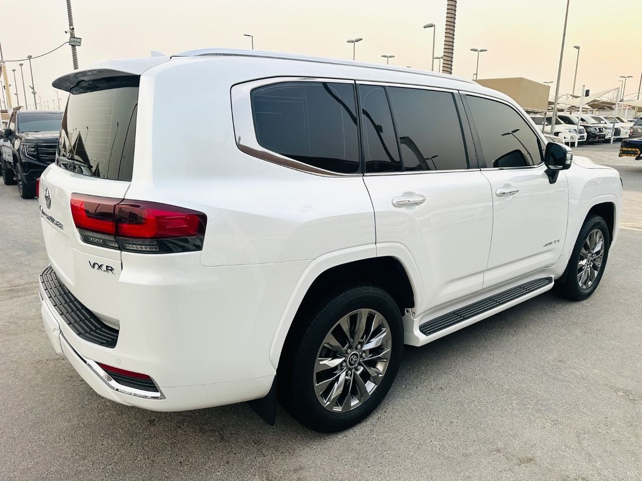 تويوتا لاند كروزر VXR