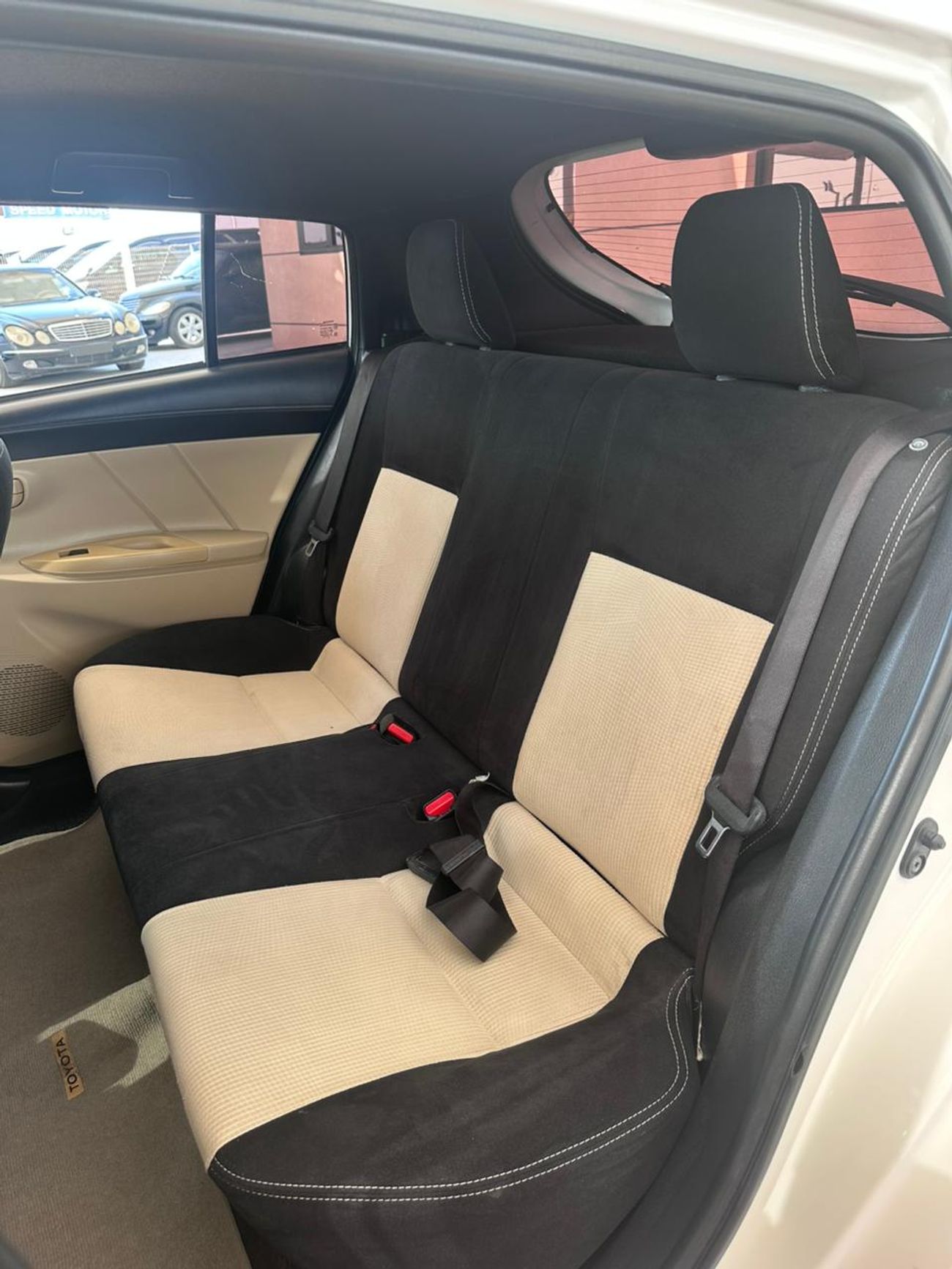 Toyota Yaris E 1.5L (109 HP)