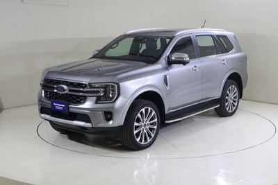 Ford Everest LIMITED / AL TAYER MOTORS AL QOUZ SHOWROOM