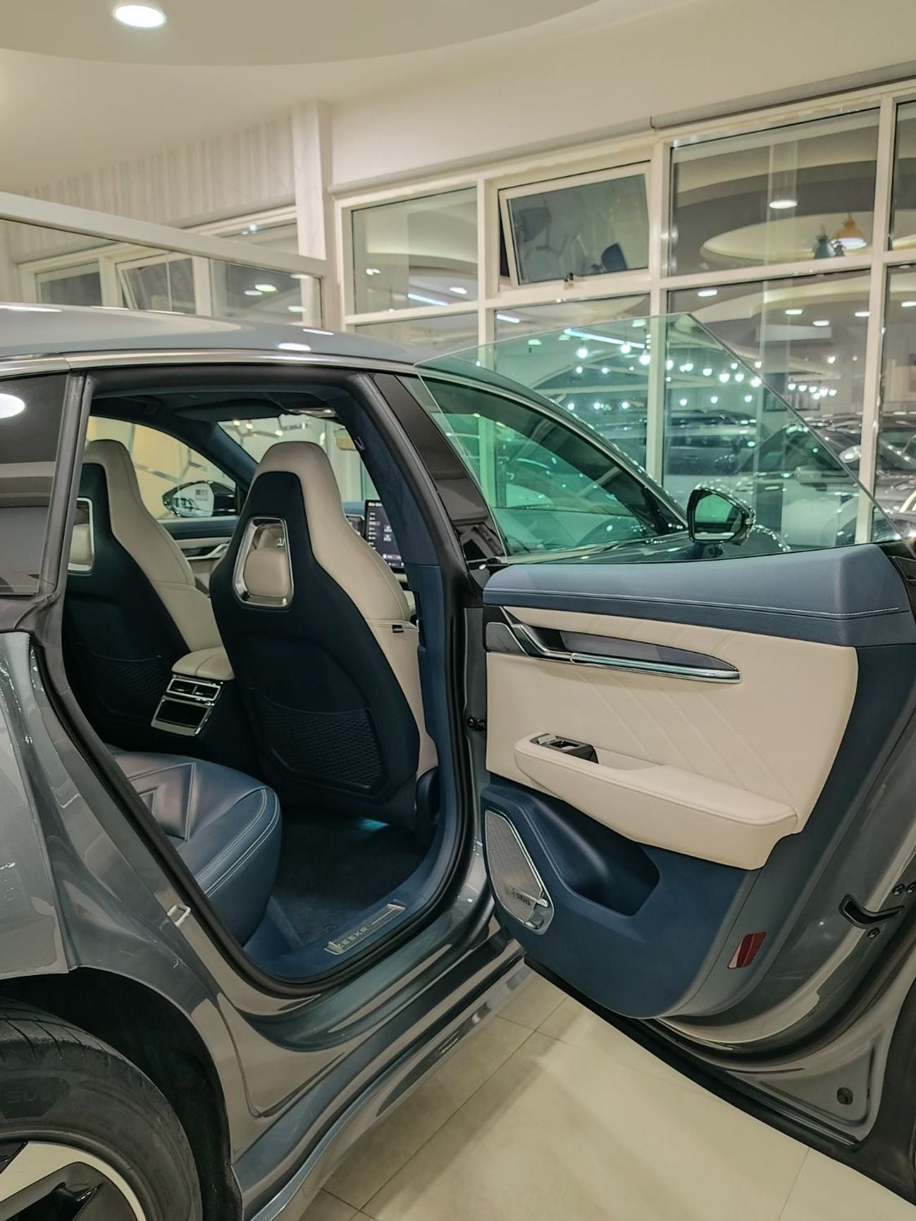 Zeekr 001 AWD