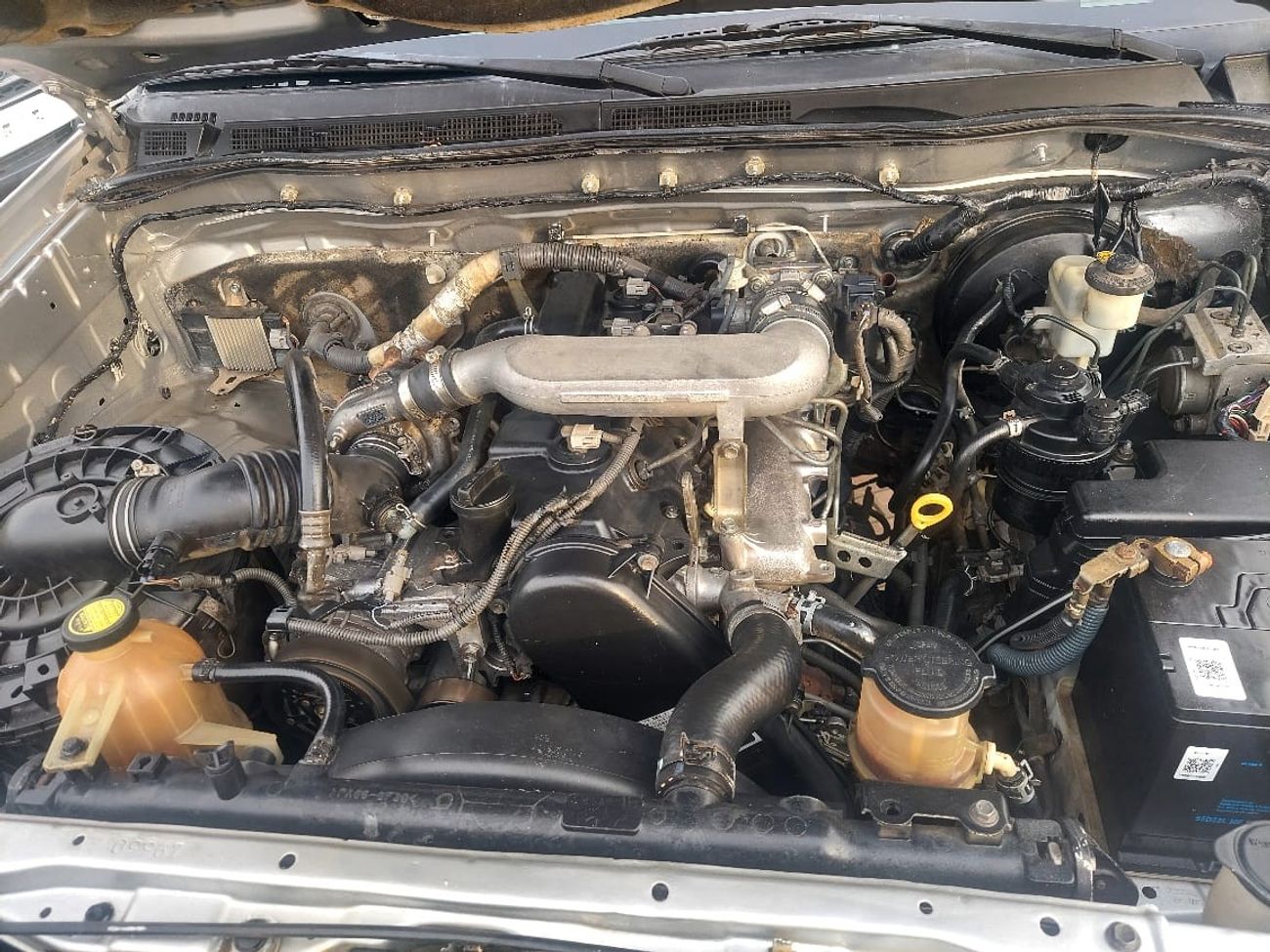 Toyota Hilux DC 2.4L DIESEL MANUAL TRANSMISSION
