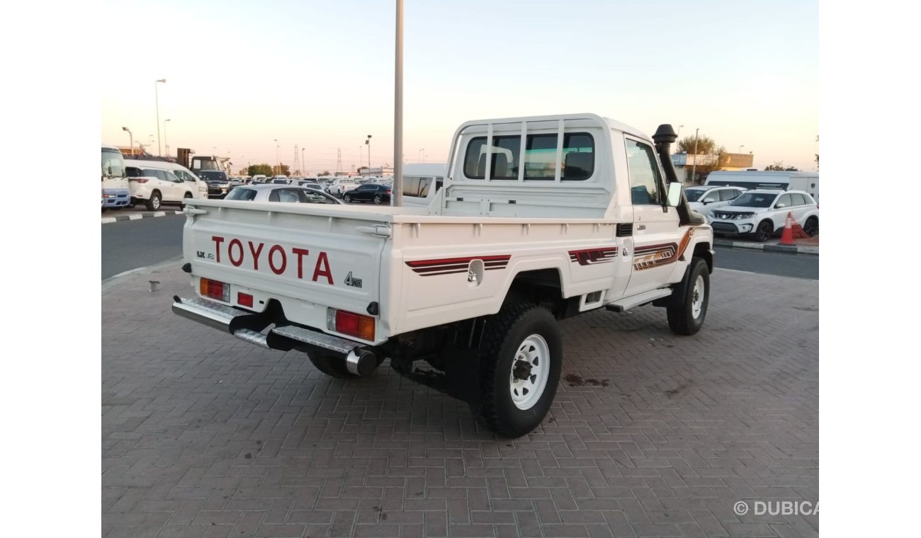 Toyota Land Cruiser Pick Up TOYOTA LAND CRUISER PICK UP (PM1025)