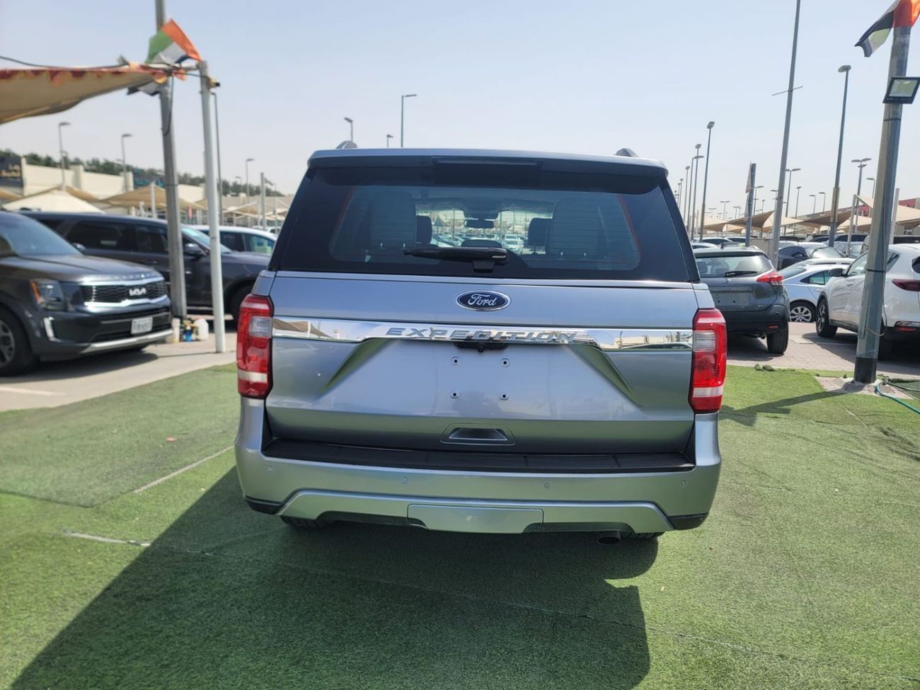 فورد إكسبيديشن XLT 3.5L (380 HP) FWD