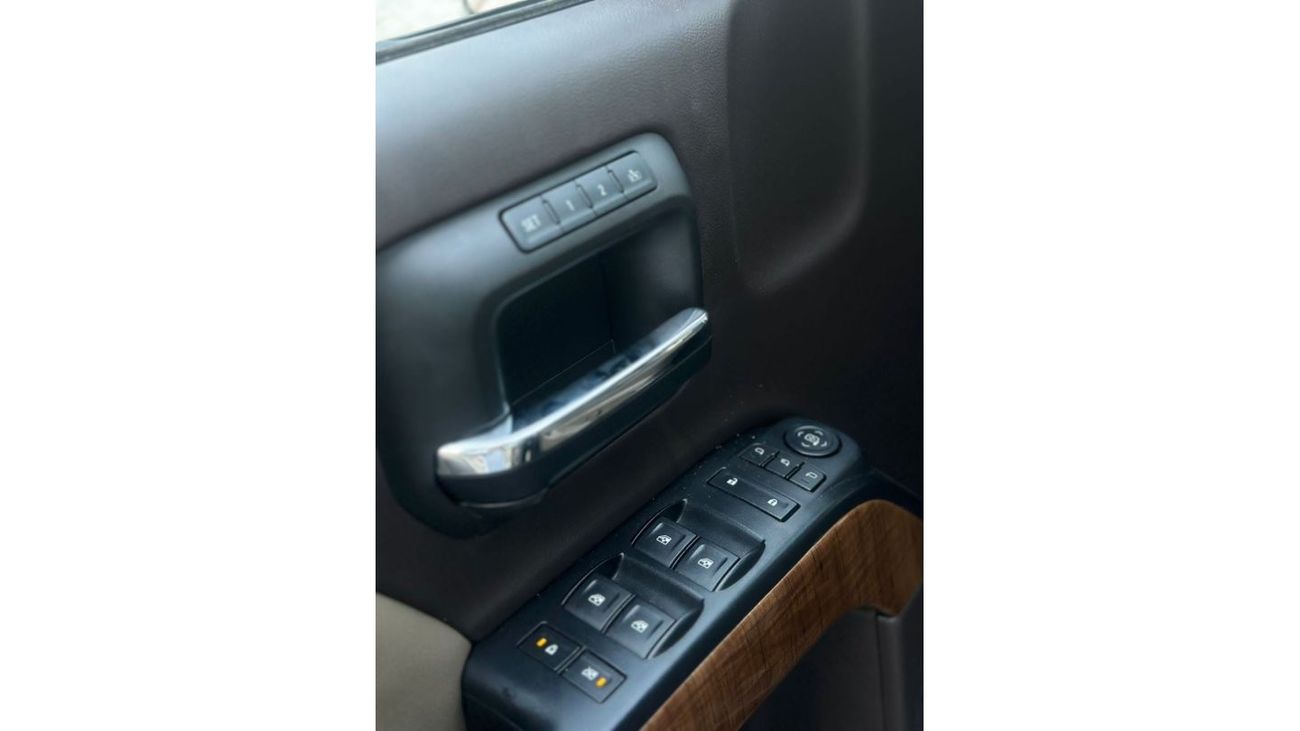 جي أم سي سييرا 1500 دينالي