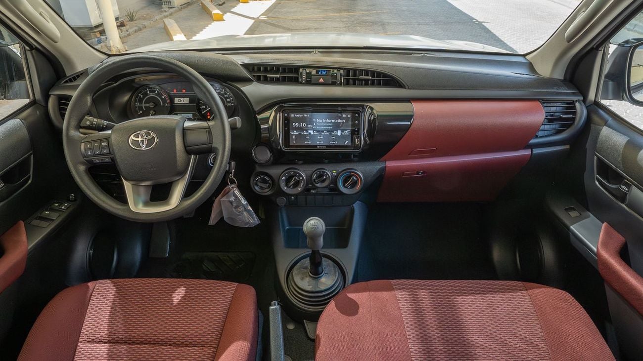 Toyota Hilux TOYOTA HILUX 2.4 MT 4X4 BASIC -2026YM