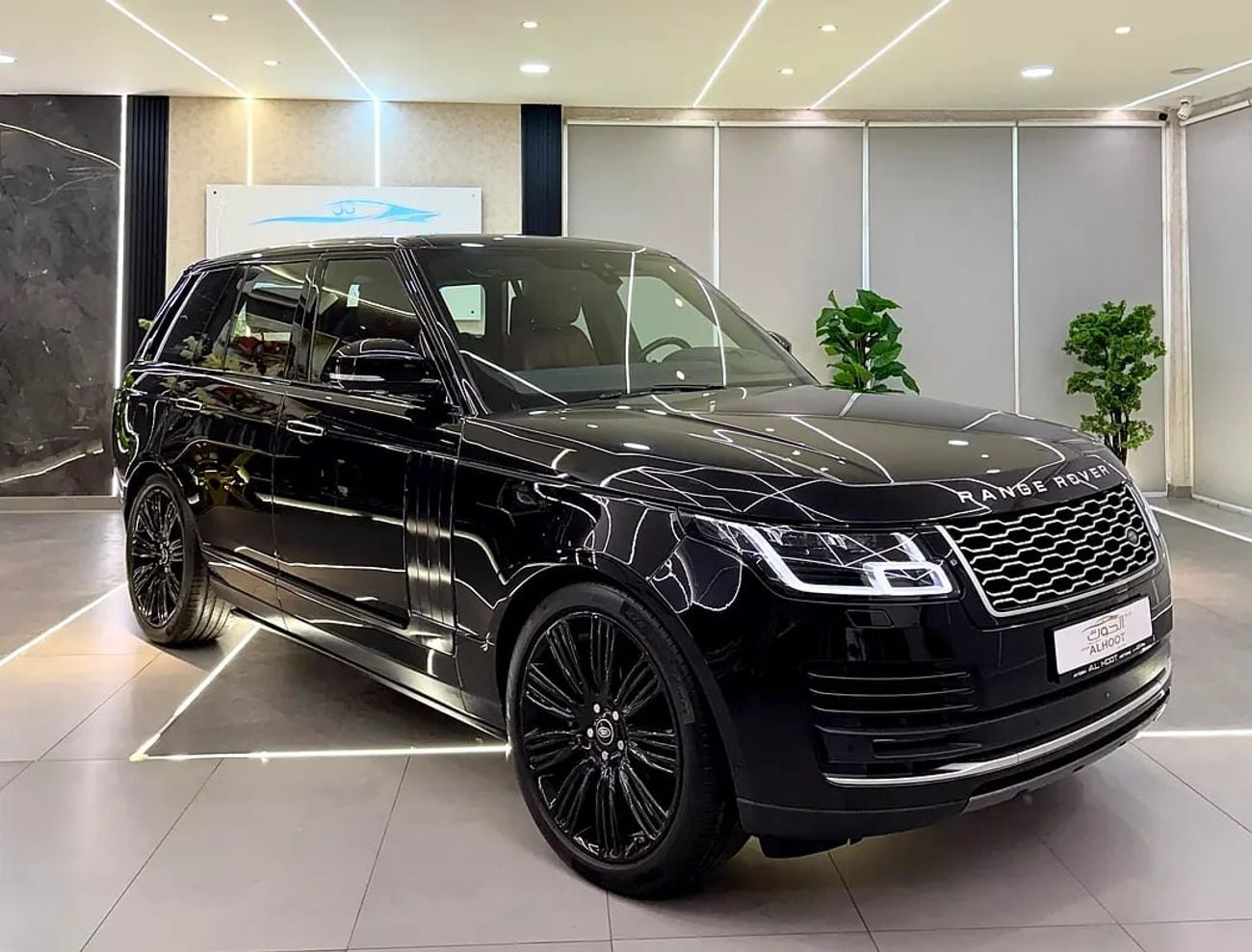 Land Rover Range Rover AUTOBIOGRAPHY KIT RR VOGUE || GCC II FULLY LOADED I| PANORAMA I| SCREENS II HEADS UP DISPLAY