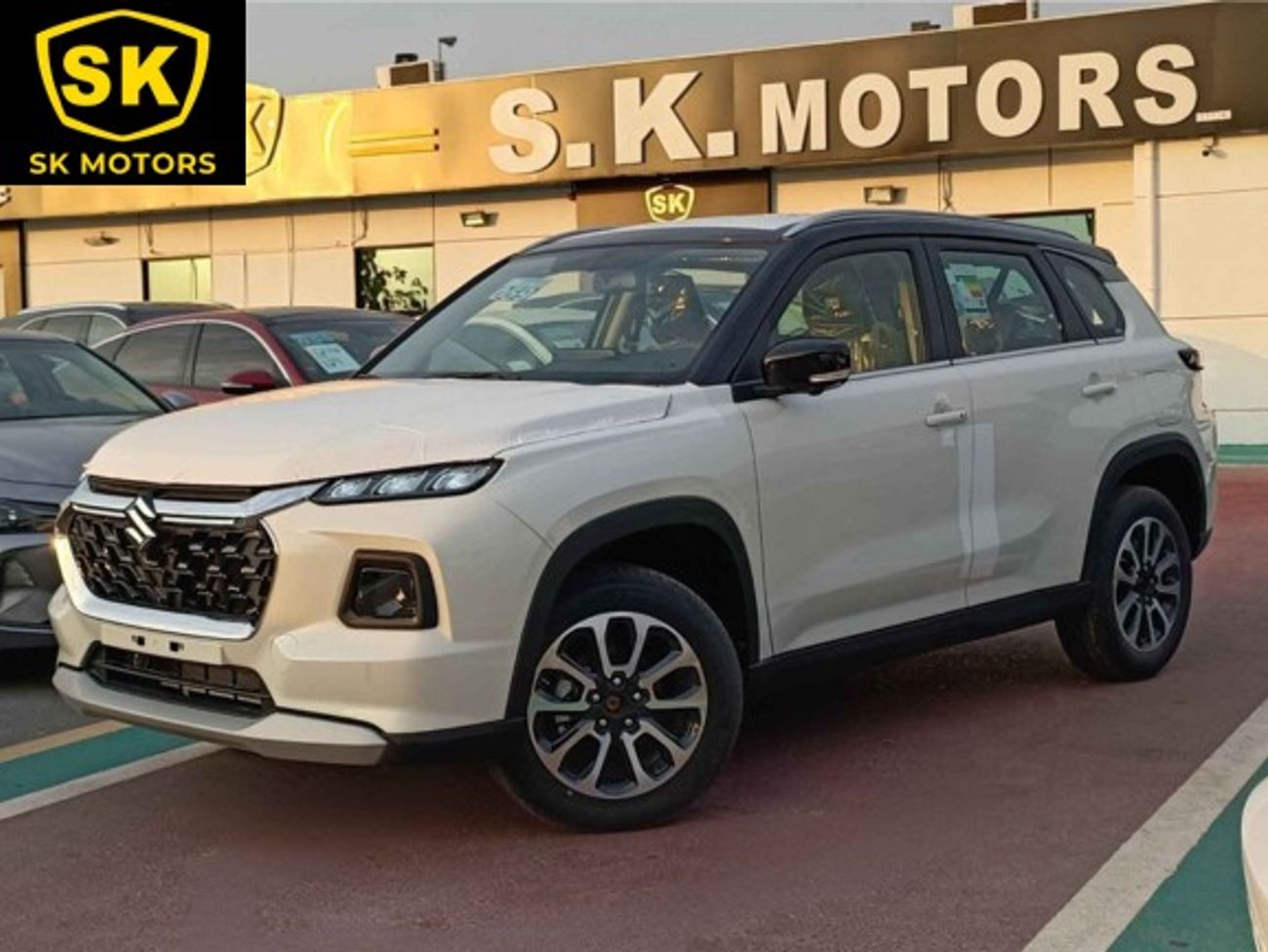 سوزوكي جراند فيتارا GLX / HYBRID / DOUBLE TONE / 1.5L V4 /  "9" DISPLAY / 360* CAMERA / HEADUP DISPLAY (CODE # GVHB4X2F)