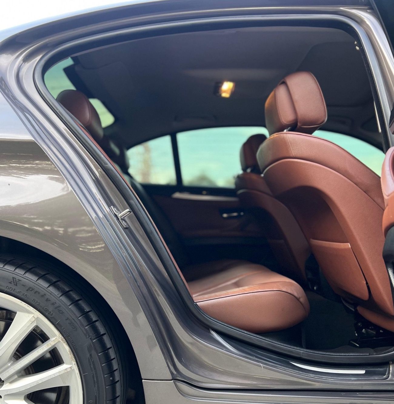 BMW 535i Luxury 3.0L