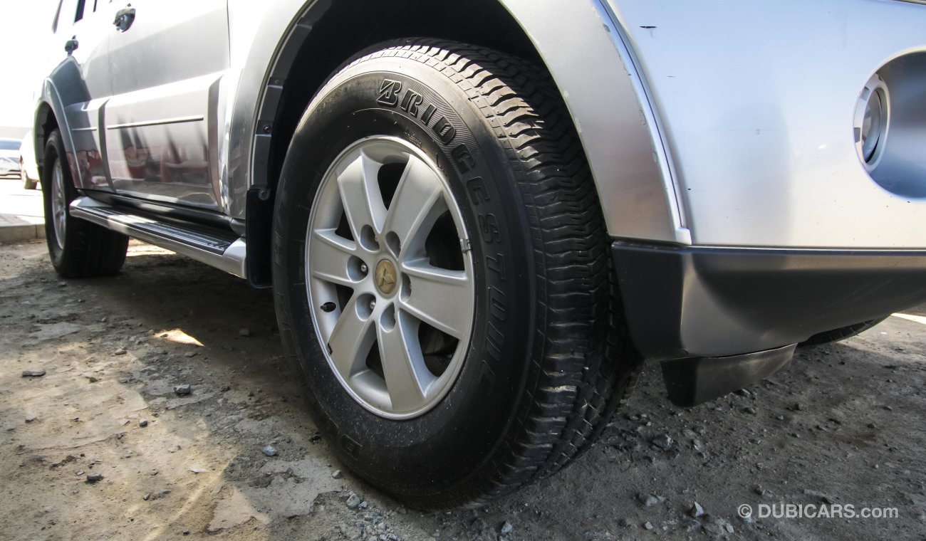 Mitsubishi Pajero what’s app 00971507970887 V6