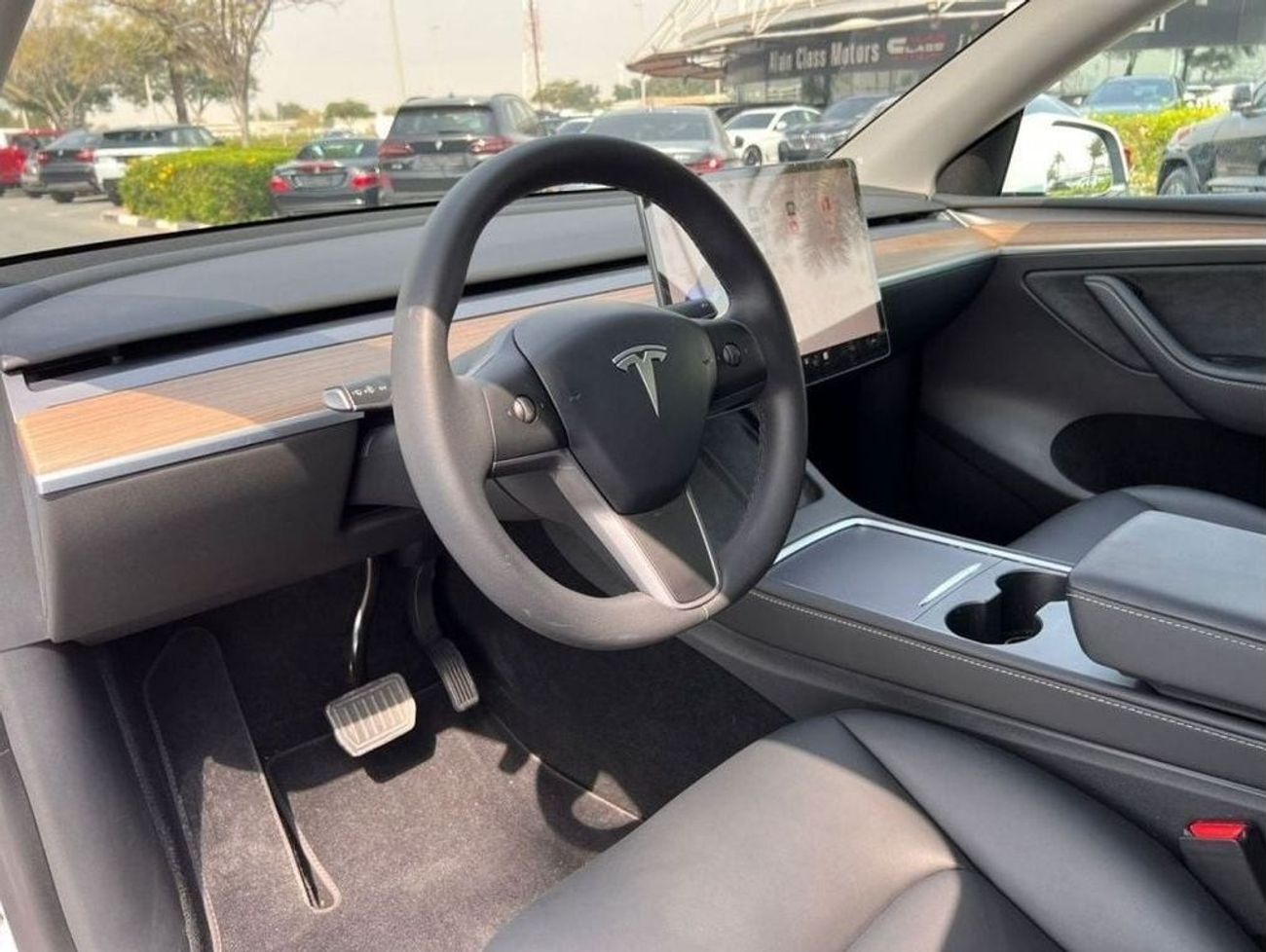 Tesla Model Y TESLA MODEL Y LONG RANGE DUAL MOTORS 4WD 2022 GCC WITH TESLA WARRANTY IN MINT CONDITION
