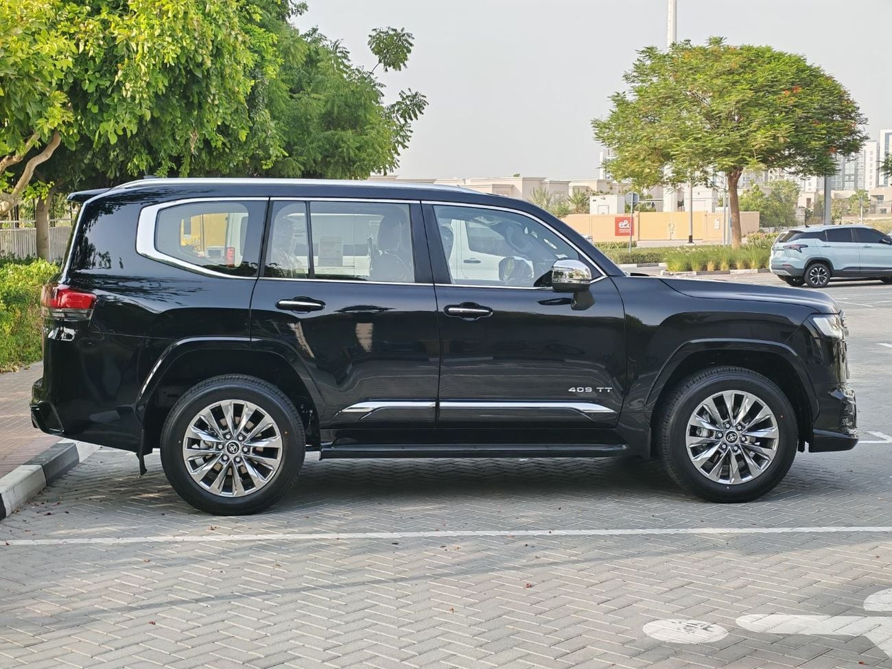 Toyota Land Cruiser VXR