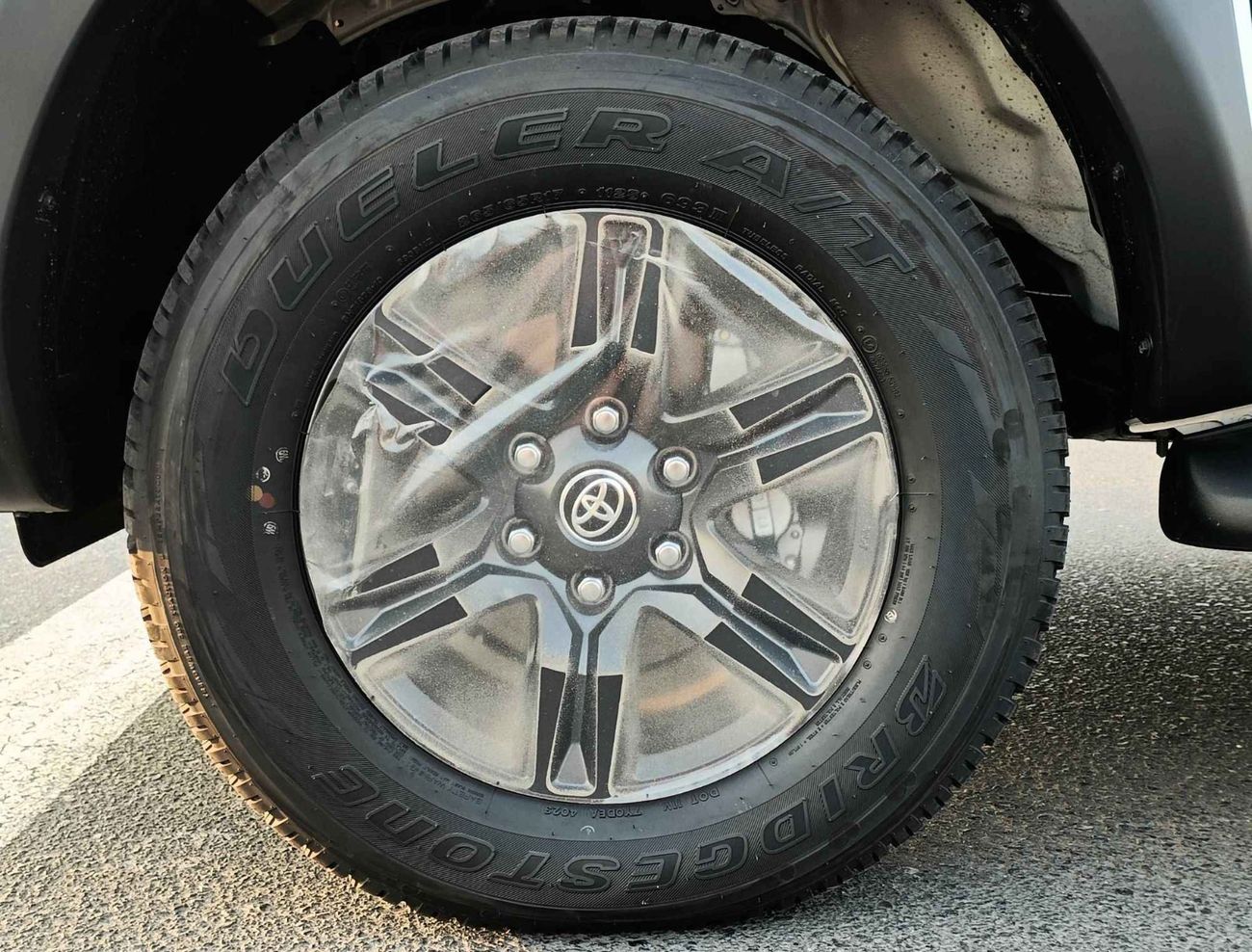 Toyota Hilux WIDE BODY / TRD KIT / 4.0L V6 A/T  PETROL / PUSH START / 4WD (CODE # HP40AF)