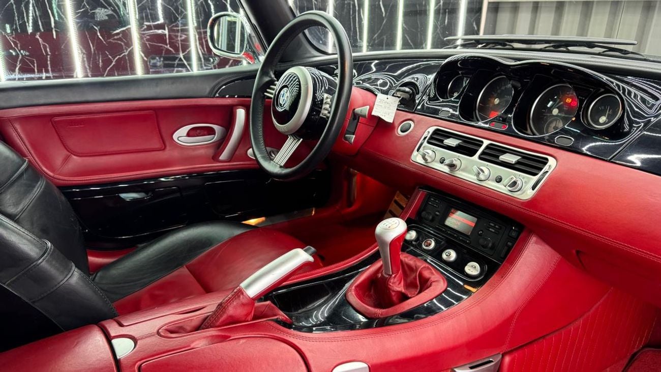 BMW Z8 4.9L,V8 ,   6 Speed Manual